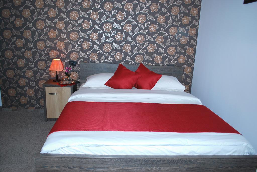 Harmonie Radauti Albergue Habitación foto