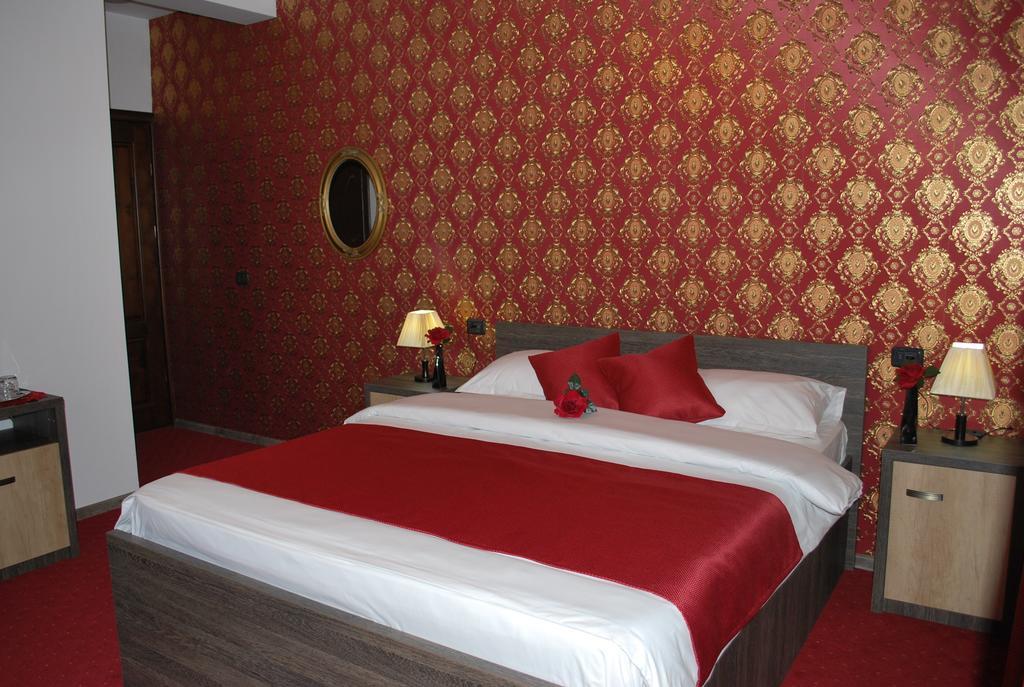 Harmonie Radauti Albergue Habitación foto